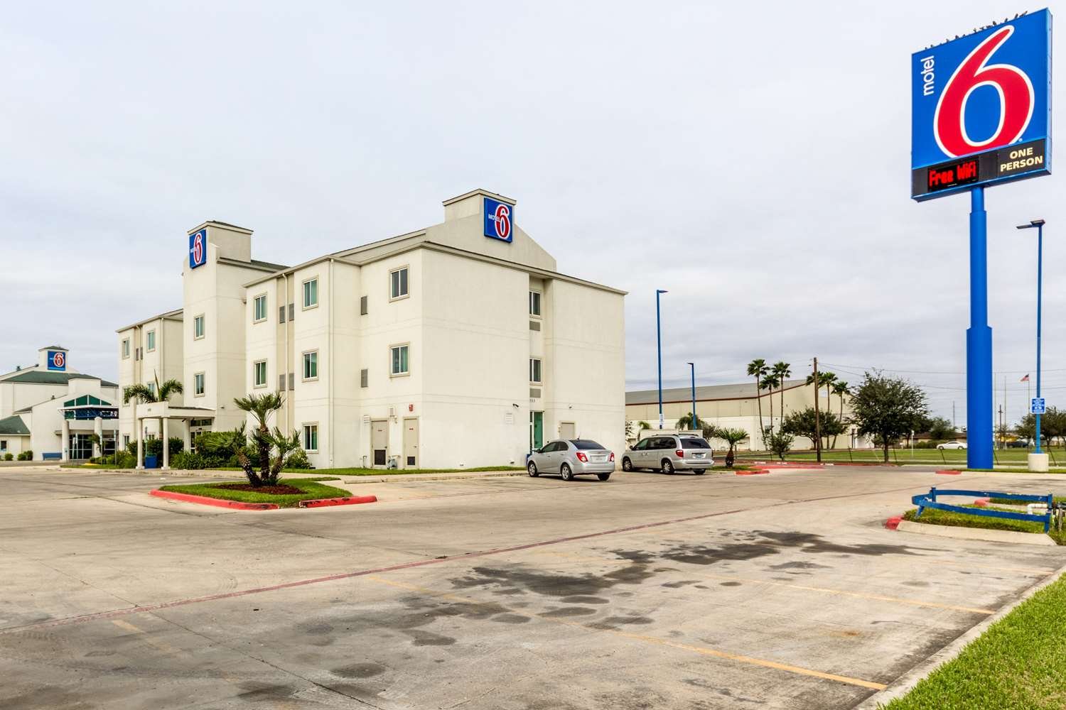 Motel 6 Pharr-官方
