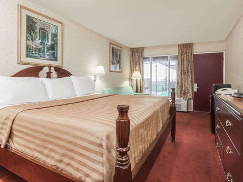 Travelodge by Wyndham Seymour主图