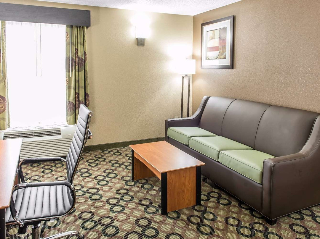 Quality Inn & Suites Columbus West - Hilliard主图