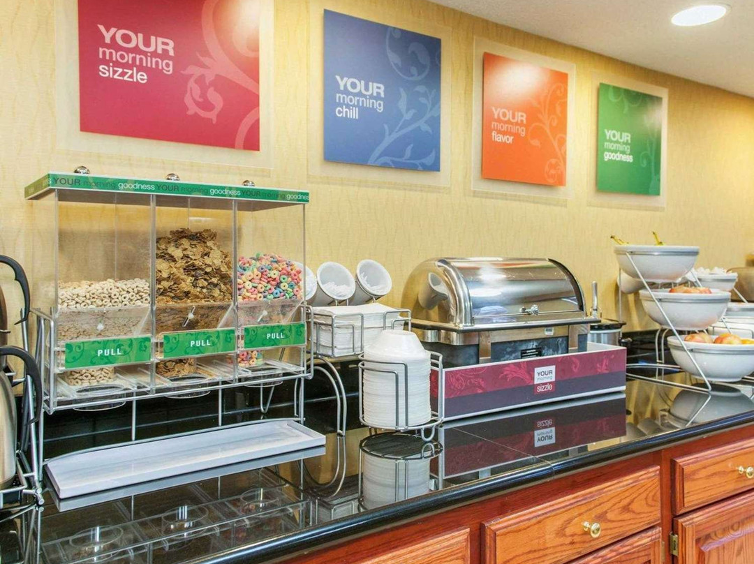 Comfort Inn Near Ouabache State Park主图