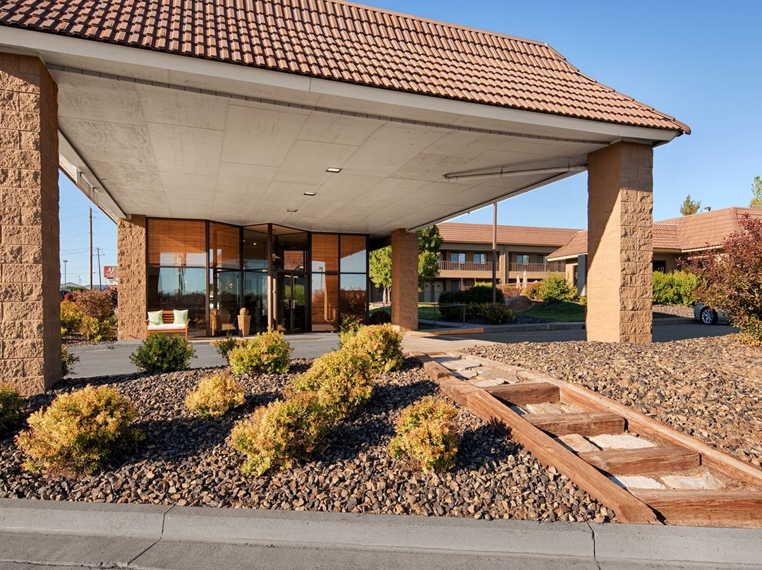 Best Western Foothills Inn主图
