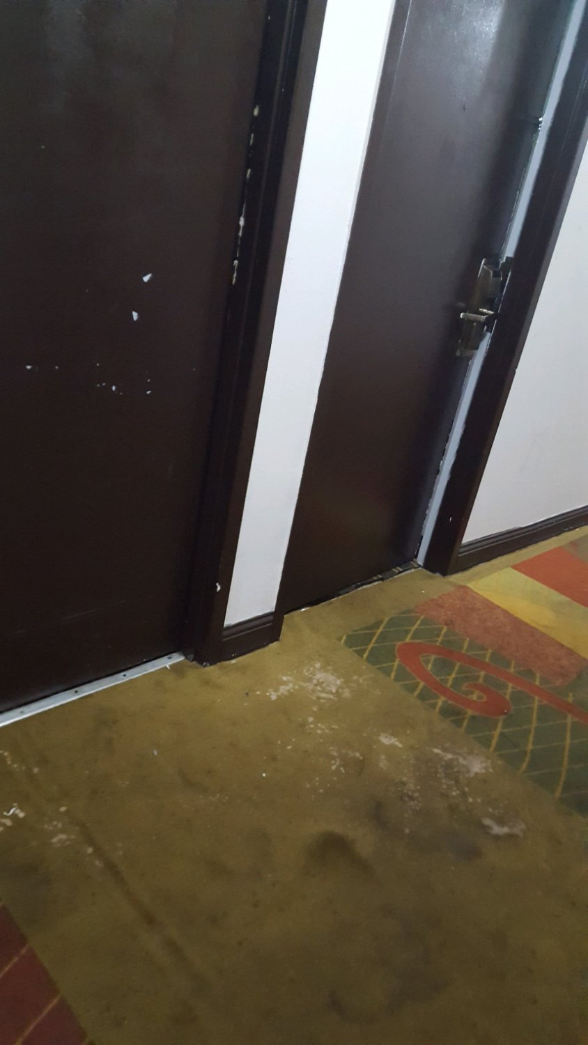 乡村壁炉套房酒店-浴室