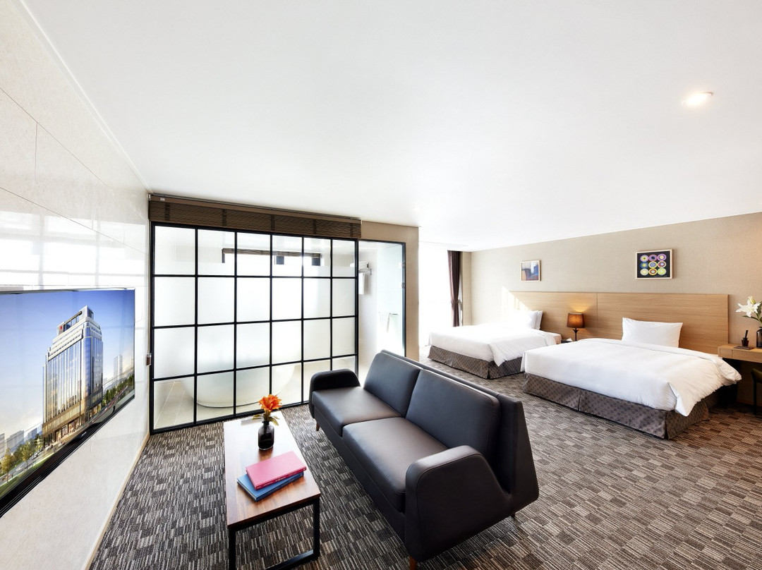 Ramada Pyeongtaek Hotel主图