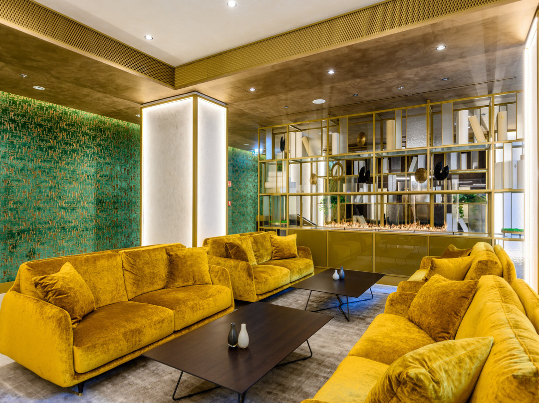 Emerald Hotel & Suites