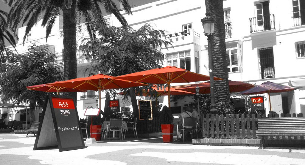 Petit Bistro