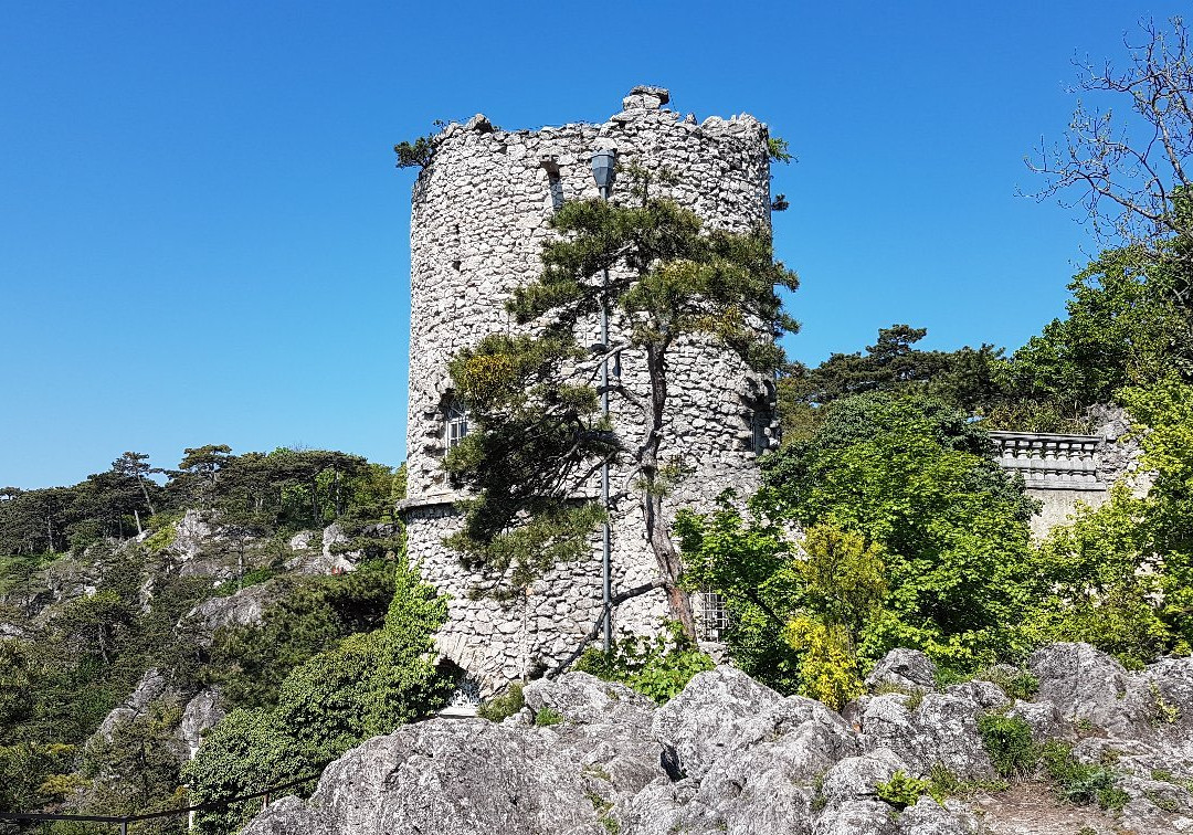 Schwarzer Turm Wanderung-默德林必去景点