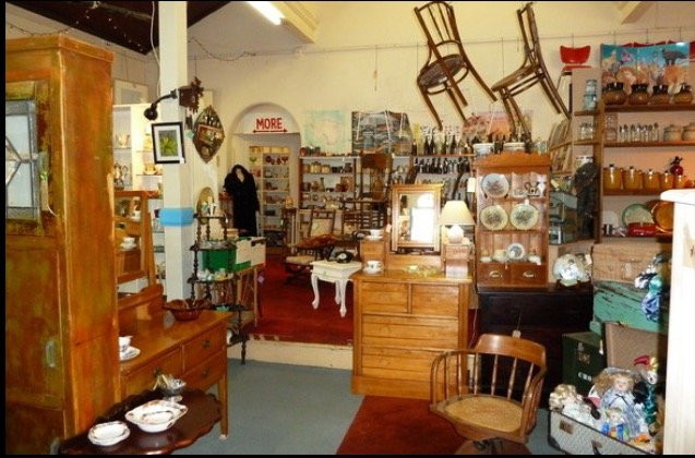 Books and Stuff-利斯莫尔必去景点