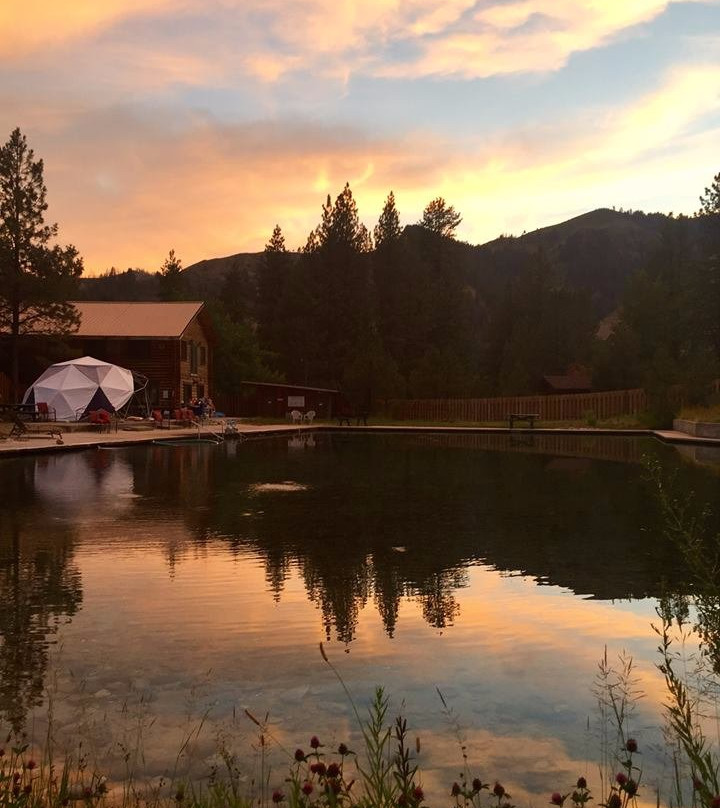 Trinity Hot Springs - Paradise Lodge