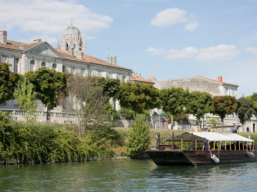 La Gabare Ville de Saintes景点图片