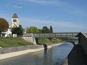 Bief Du Canal Latéral De La Loire景点图片