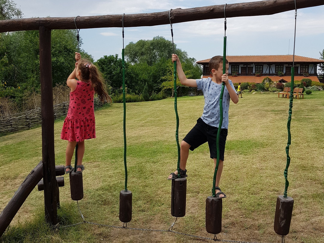 Barite Complex-瓦尔纳必去景点