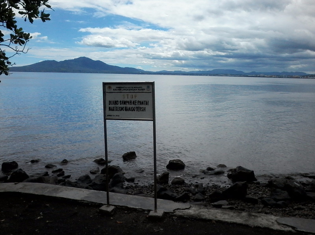Malalayang Beach景点图片