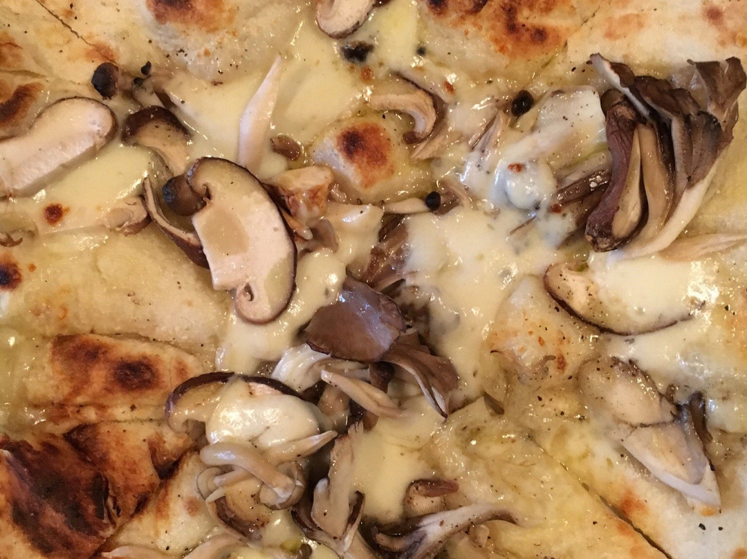 ダ マウ ピッツァ アル フォルノ