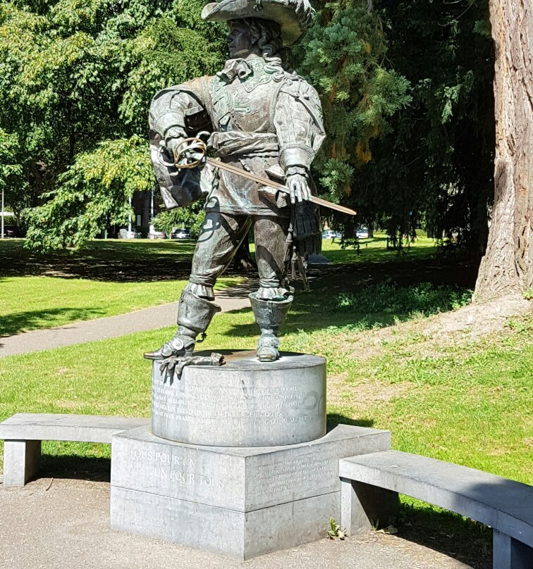 Statue of D'Artagnan