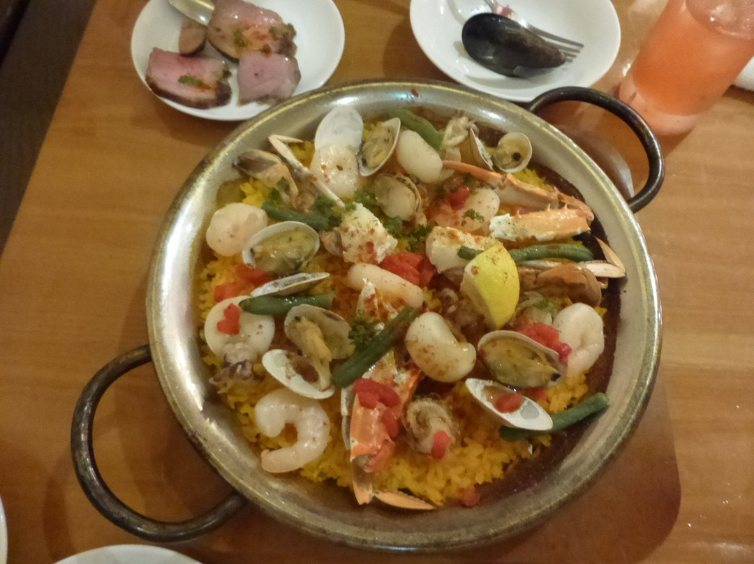 スペイン料理&ワインLOBOS