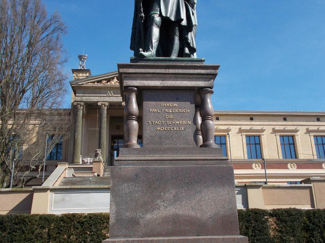 Denkmal Paul Friedrich-什未林必去景点