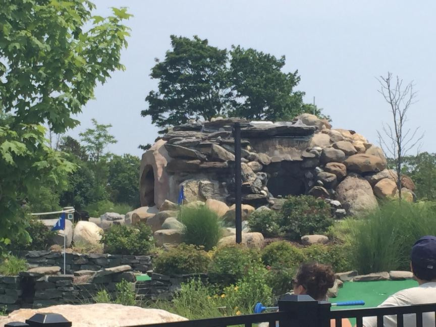 Sayville Falls Mini Golf-Sayville必去景点