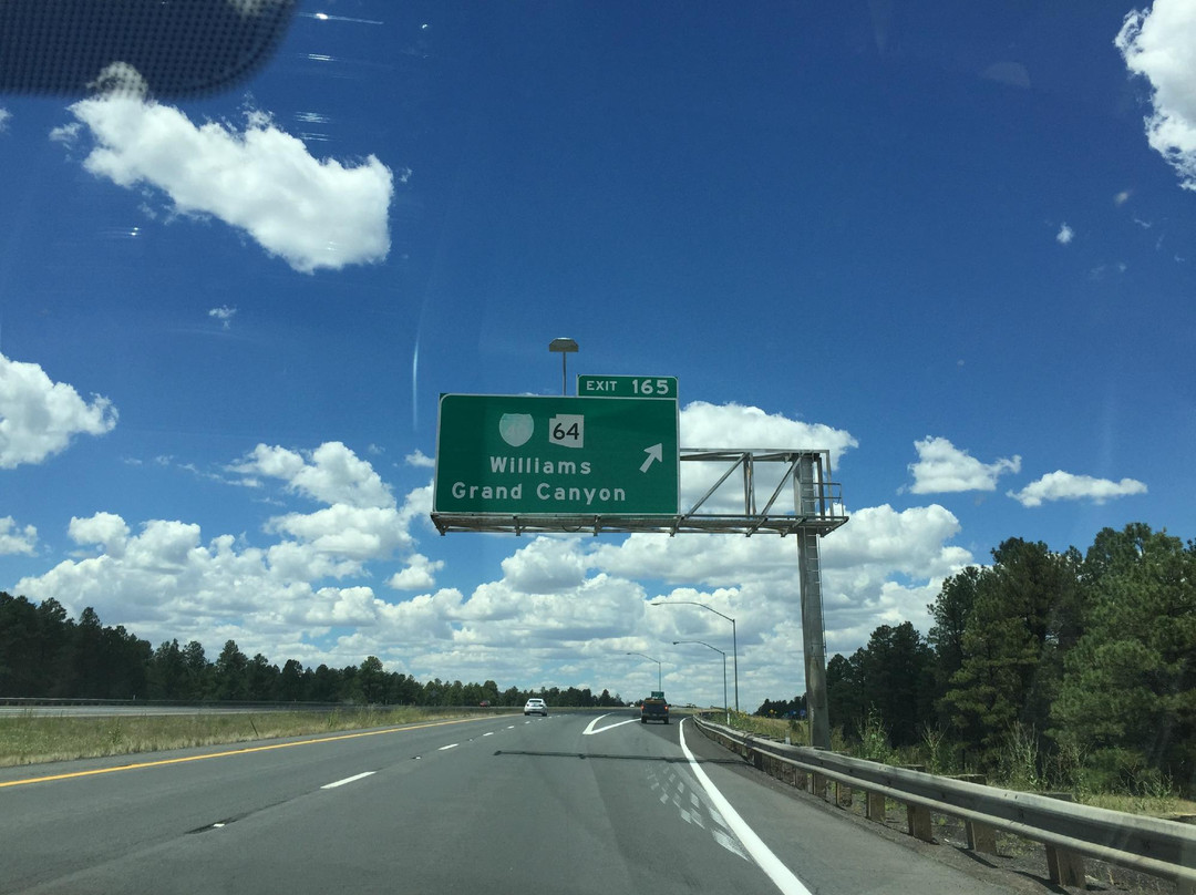 Double Eagle Trading Company-威廉姆斯必去景点