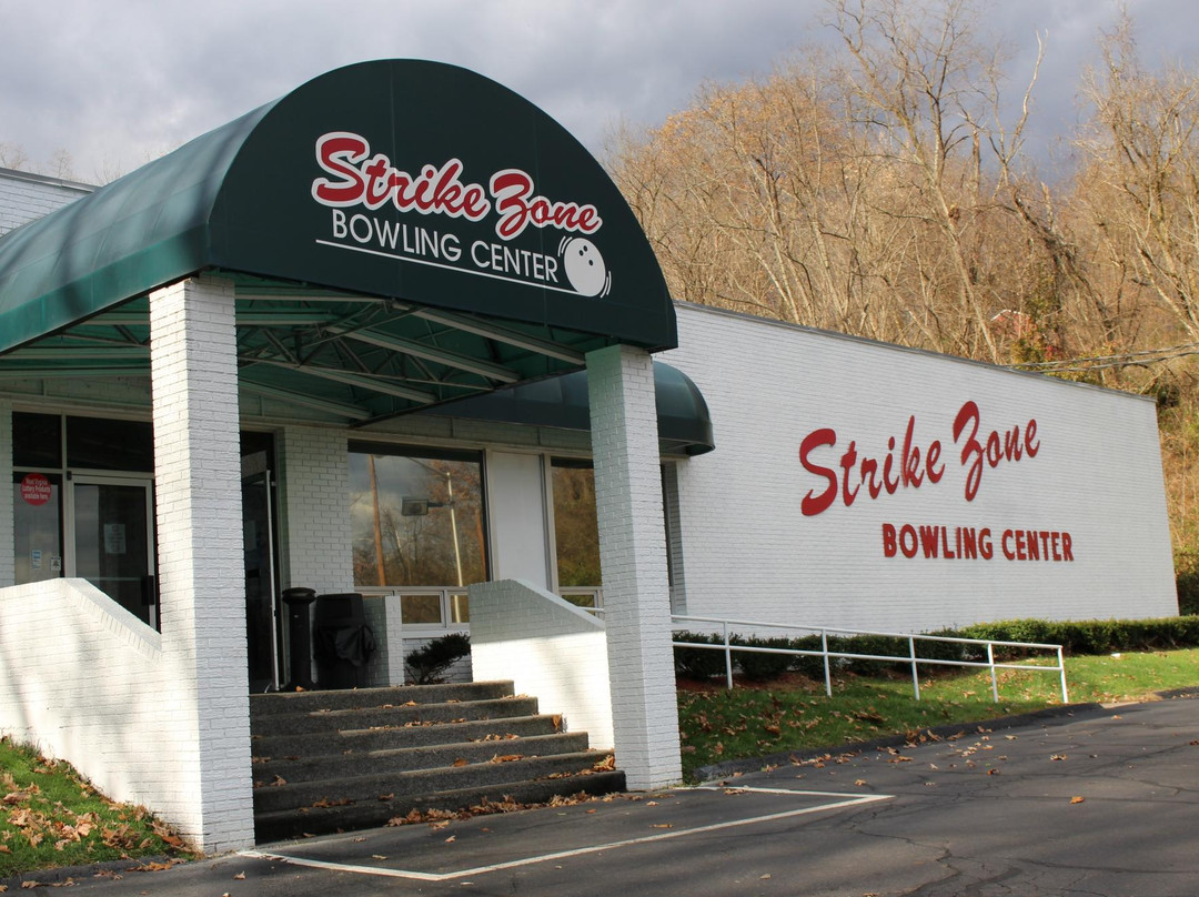 Strike Zone Bowling Center-亨廷顿必去景点