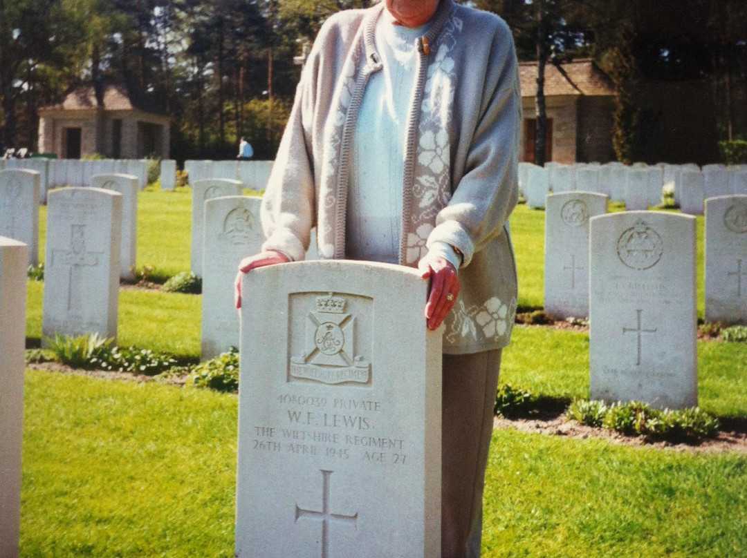 Becklingen War Cemetery-索尔陶必去景点