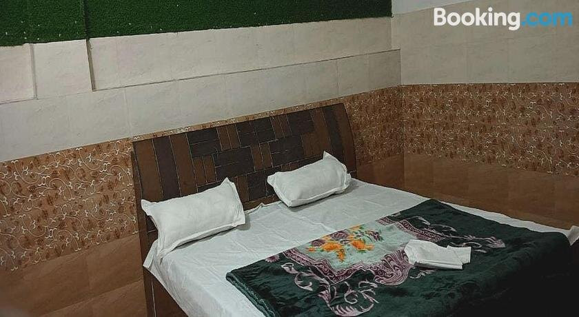 POP 703871 Hotel Elite