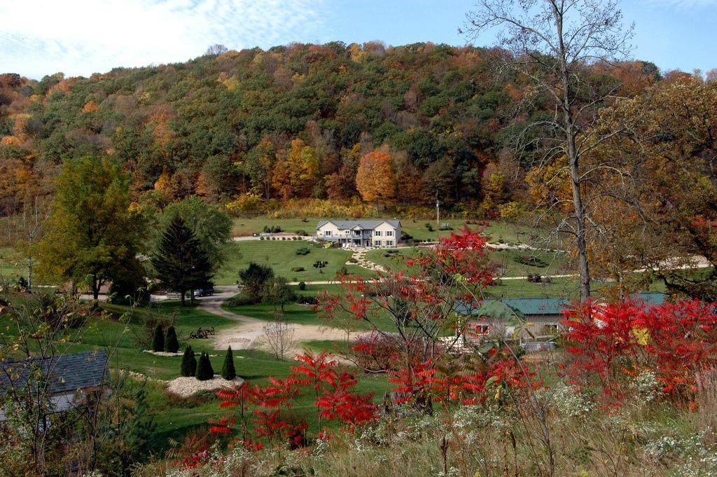 Inn at Lonesome Hollow-官方