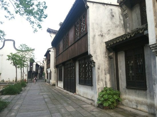 月河客栈大酒店主图