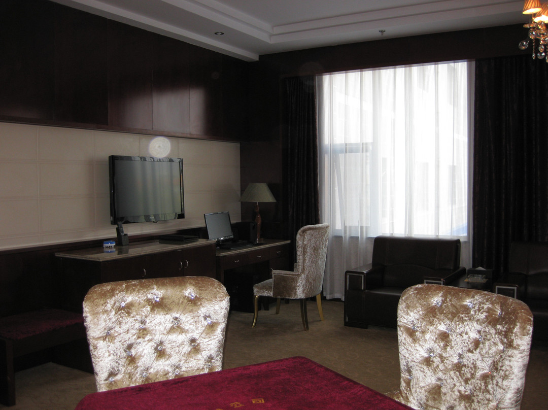 万盛大酒店主图