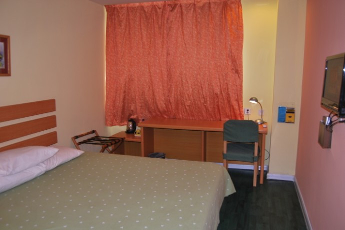 如家酒店(沈阳辽宁大学百鸟公园地铁站店)主图