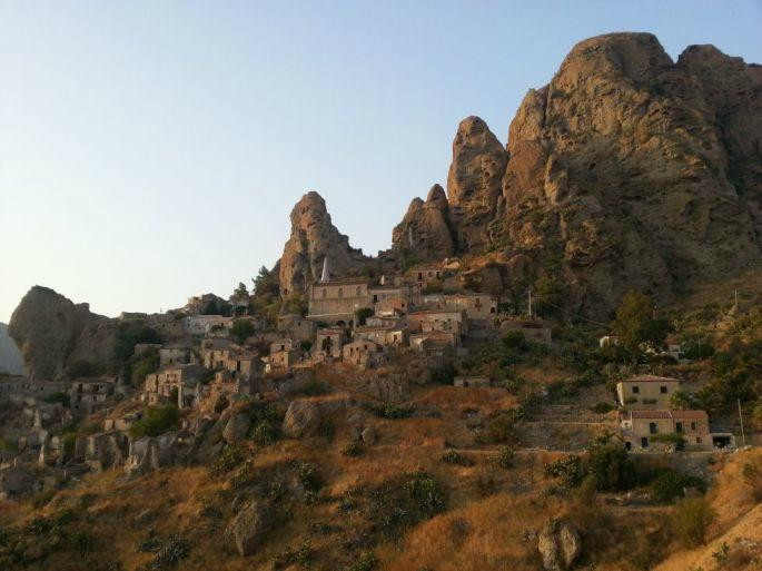 Pentedattilo景点图片
