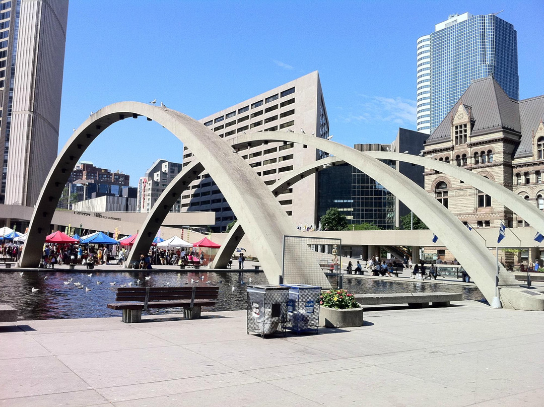 弥敦菲腊广场-多伦多必去景点