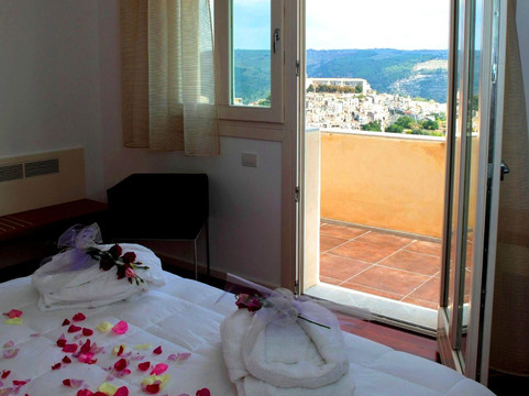 卡尔明广场之家酒店