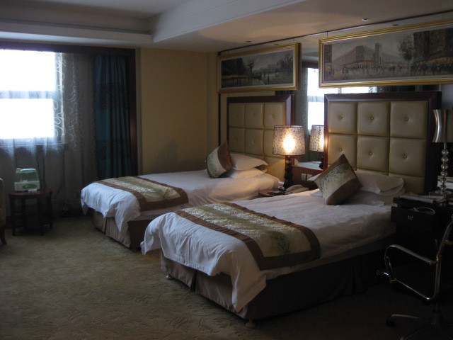 新巴黎大酒店主图