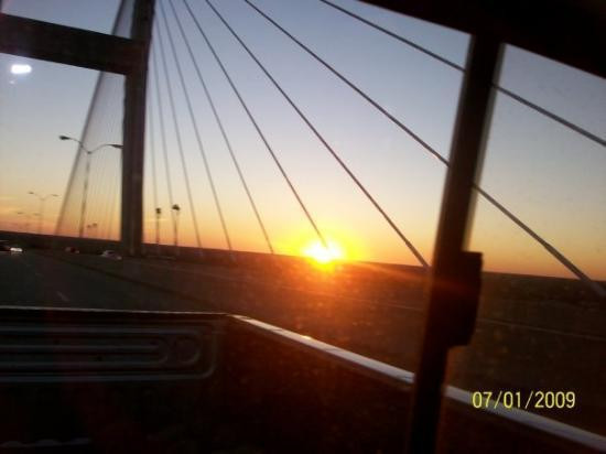 Talmadge Memorial Bridge景点图片