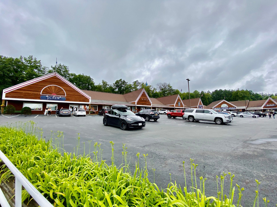 Lake George Plaza Outlet Center-乔治湖必去景点