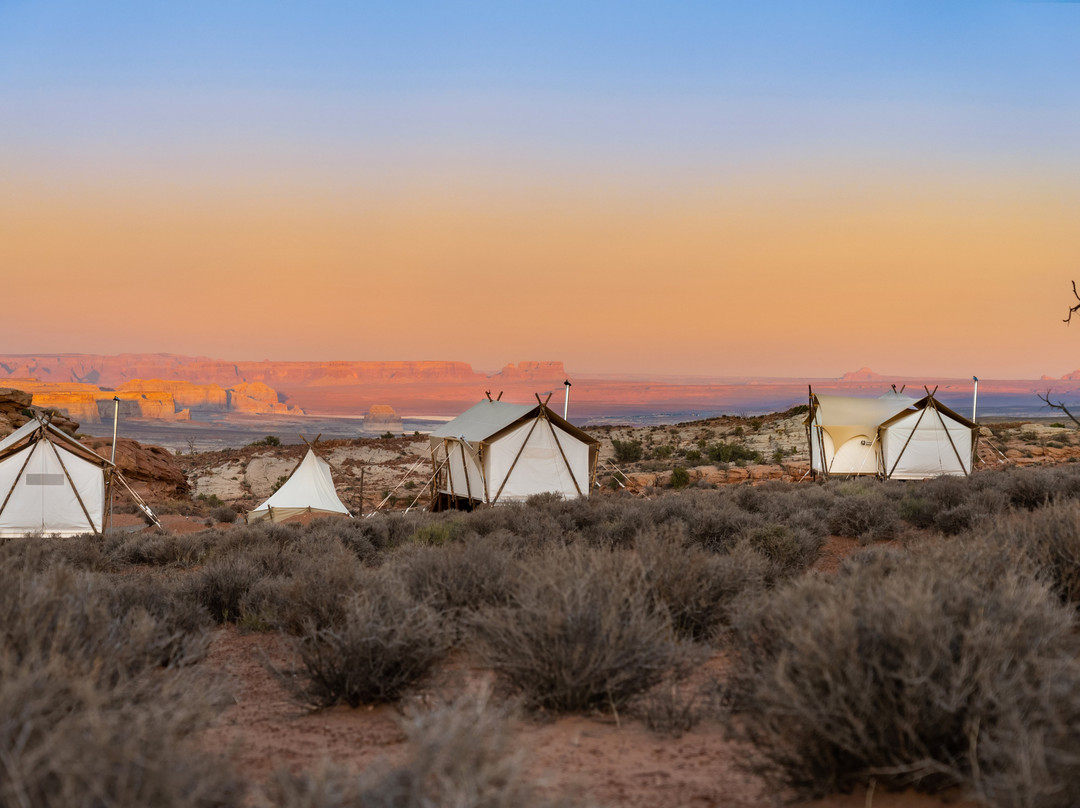 犹他州酒店住宿-Under Canvas Lake Powell – Grand Staircase