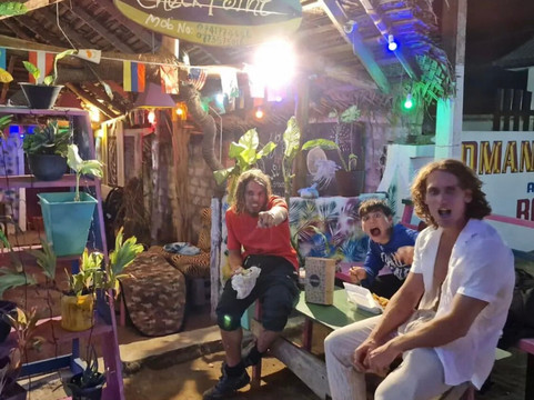 Travel with hisbu-阿鲁甘湾必去景点