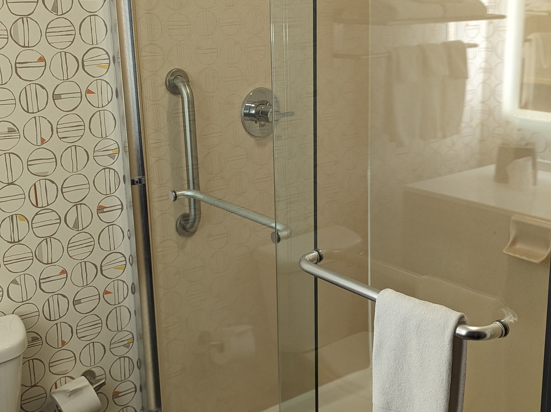 堪萨斯城机场假日酒店主图