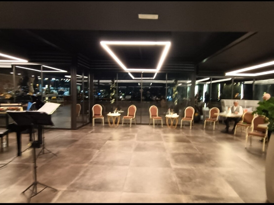 Gold Tower Lifestyle Hotel主图