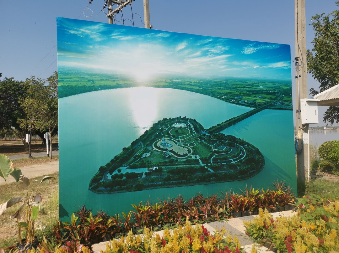 Thung Talay Luang - The Holy Heart Land景点图片