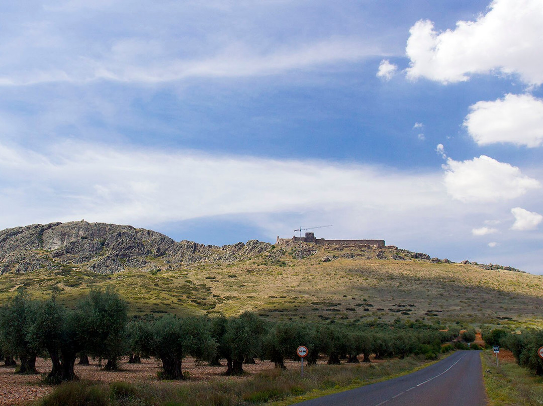 Castillo de Peñas Negras-Mora必去景点