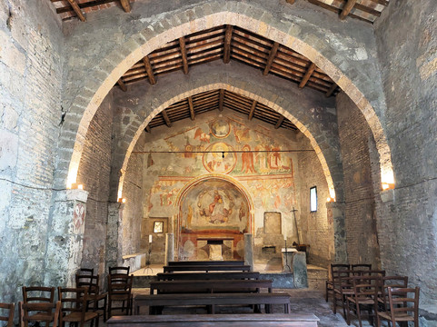 Chiesa dei Santi Abbondio e Abbondanzio-Rignano Flaminio必去景点