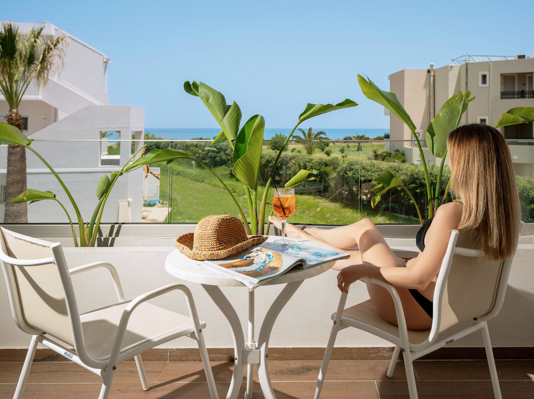 Delfina Tropic Beach主图