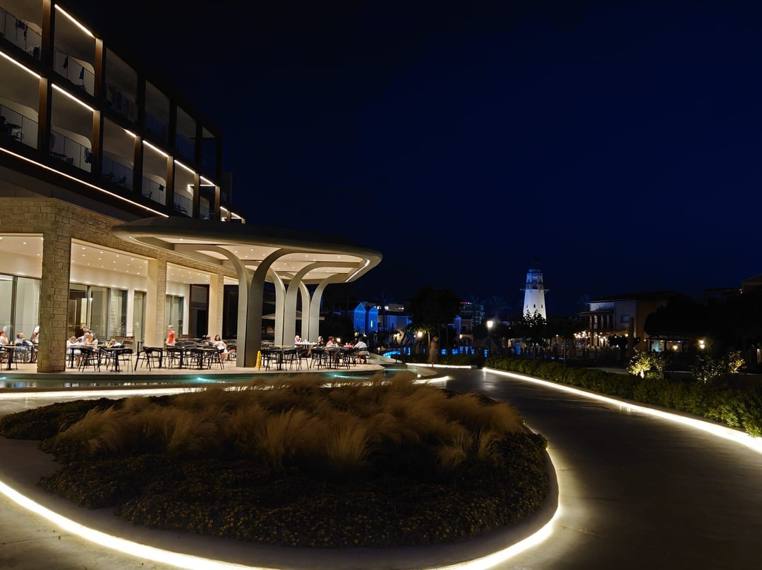 阿里亚敦假日乡村酒店主图