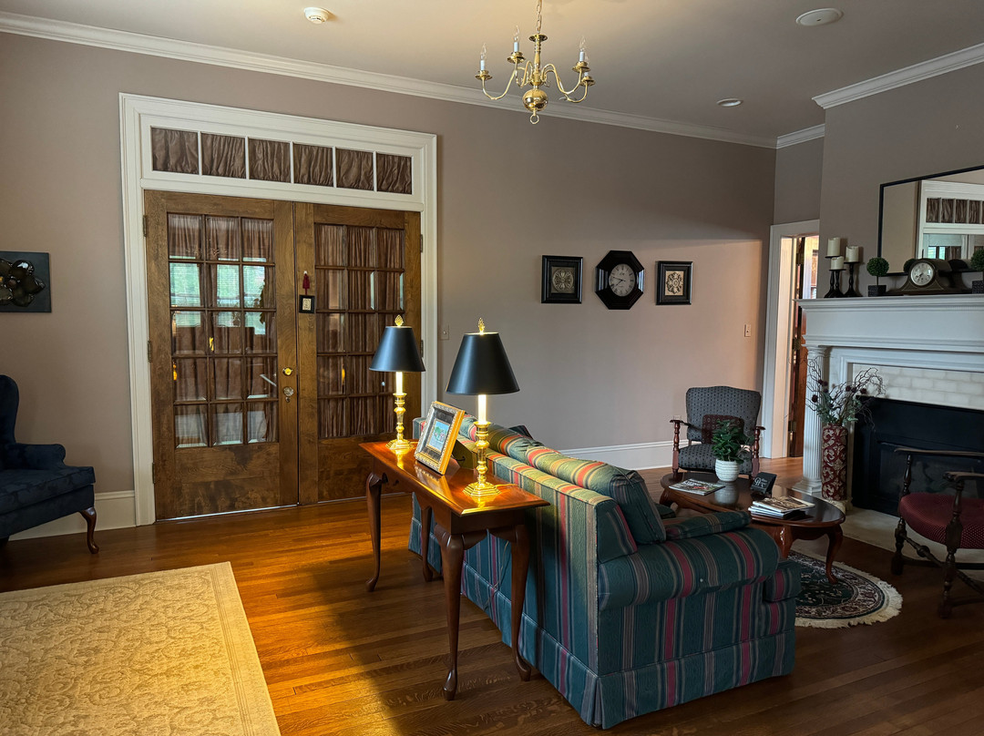 Collins House Bed and Breakfast主图