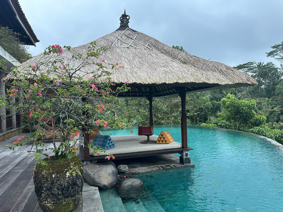 芭雅德别墅酒店主图