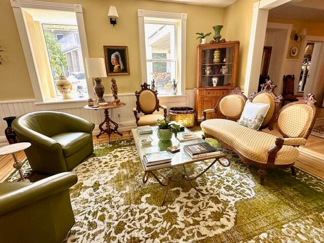 The Queen's Inn主图