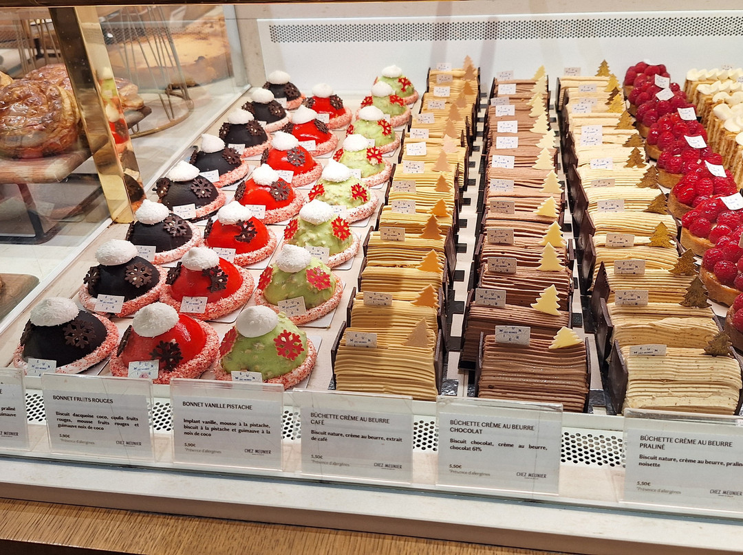 Galleries Lafayette-安古兰必去景点