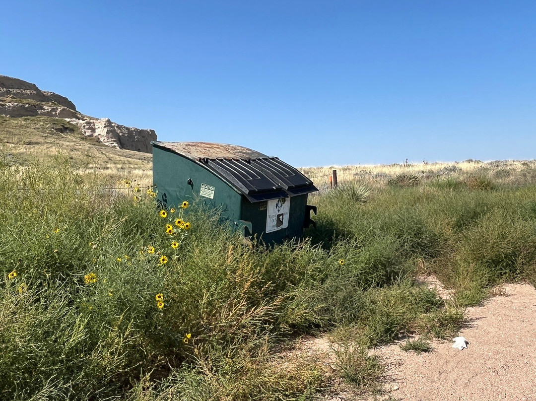 Courthouse and Jail Rocks-Bridgeport必去景点