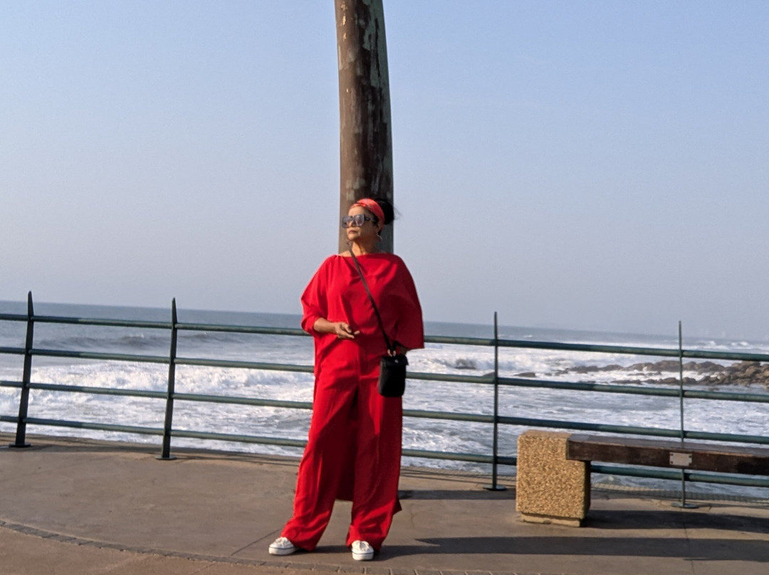Whalebone Pier景点图片